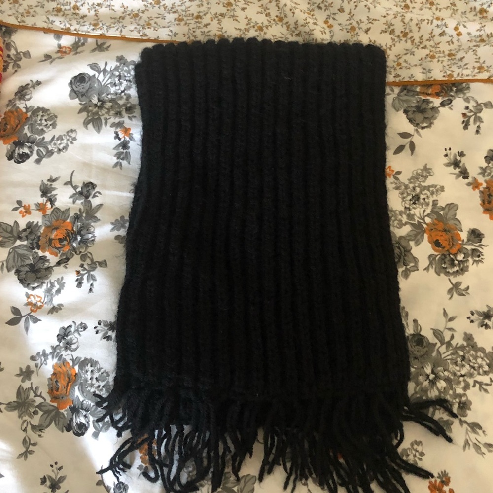 Woolen muffler knitted 🧶 handmade/ black color